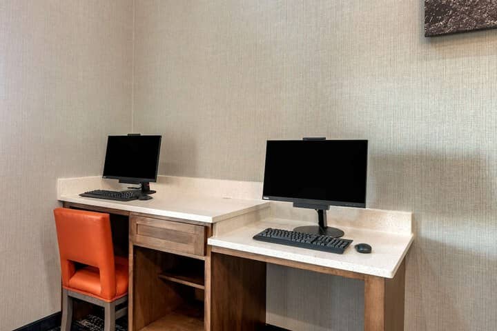 Business Center 24 of 30