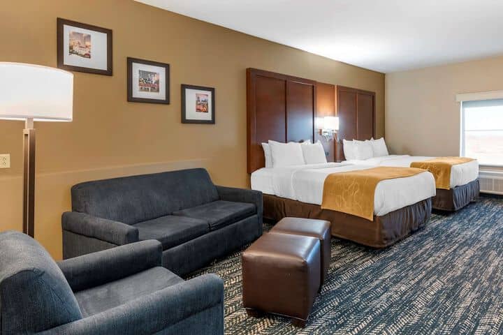 Room 10 of 30