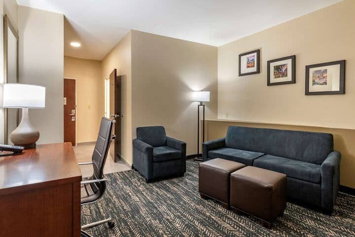 Room 6 of 30